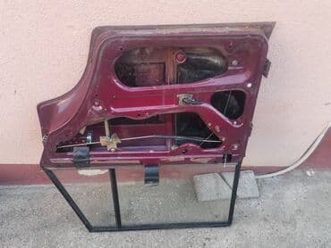 delovi auspuha: Vrata zadnja desna Lada 2104 Karavan(bordo). Skinuta sa rastavljenog — 13