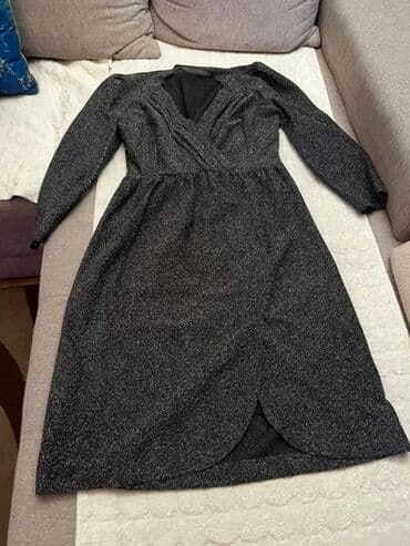 kako prepoznati original guess torbu: Elegantna midi haljina sa sjajnim efektom - Boja: tamno siva/antracit — 1