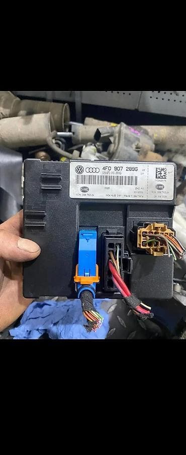kurbla za motor: AUDI A6 4F 9 CENTRALNA ELEKTRONIKA 4F0907286G | Audi vagen delovi — 2