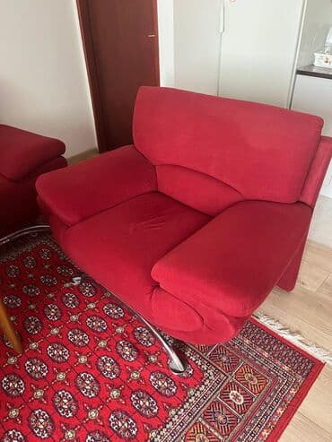 sofa za sedenje: Dvosed i fotelja u jarko crvenoj boji, presvučen plišanim materijalom — 6