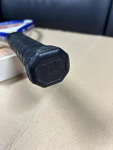 orphan first kill sa prevodim: Wilson teniski reket - Model: Wilson (plavo-bela šema, “W” logo na — 7