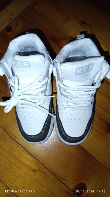 Slippers: Size - 35 — 3