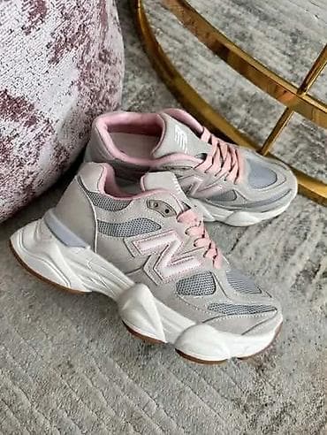 huarache craft cena: NB 9060 No 1
Cena: 3500 din ❤️‍🔥
Brojevi: 36-41
O — 4