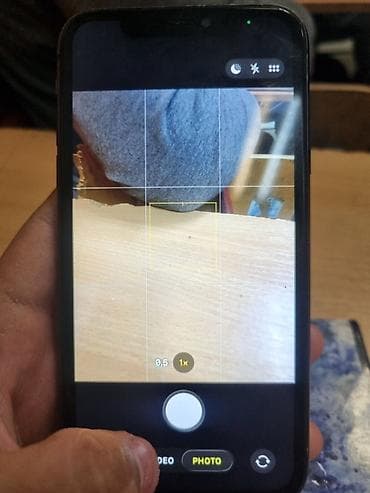 Auto elektronika: IPhone 11, crni,128gb,100% Stanje: •Zadnje staklo slomljeno(vidi se — 2