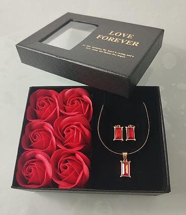 kozni ranac zenski mona: Elegantni poklon set nakita “Love Forever” - Sadržaj seta: ogrlica sa — 1