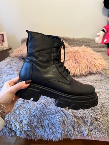 teget gležnjače: Gležnjače, Dr. Martens — 2