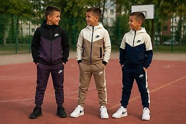 Dečji Nike trenerka komplet – gornji deo sa rajsferšlusom i kapuljačom