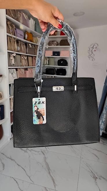 sergio tacchini motion m: Elegantna ženska torba – klasičan trapez kroj sa metalnim obrt­nim — 3