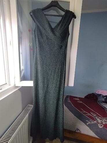 patike top shop: Elegantna duga haljina bez rukava u tamnozelenoj nijansi sa suptilnim — 3