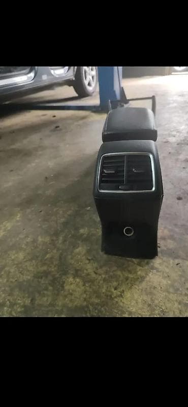 AUDI Q3 DELOVI VENTILACIJA LUFTER | Audi a1  a3 a4 a5 a6 a7 q3 a5 a7 — 2