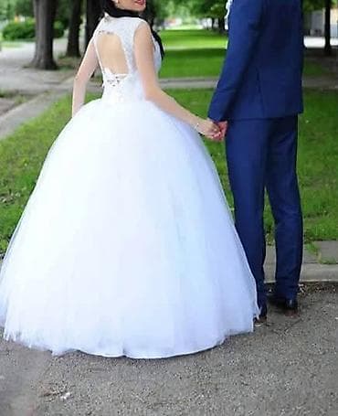 Muška odeća: Belo balsko venčanica sa šljokičastim detaljima i bogatom suknjom od — 3