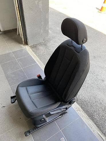 čamac za prihranu: SEDISTE ZA AUDI A4 | Sedista za Audi A4 B9 (300-H) — 4