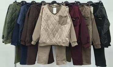 Donji delovi trenerke: Kompleti
Cena 3600
Uni vel.
V30 — 6