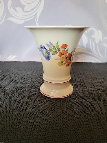 Vaza nova iz 1930 do 1940g.Furstenberg porcelan Nemacka. Nova vaza na lalafo.rs Vaza nova iz 1930 do 1940g.Furstenberg porcelan Nemacka. Nova vaza
