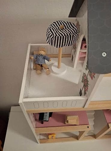 vans patike za decu: Drvena kućica za lutke – višespratna, kompletno opremljena - — 6