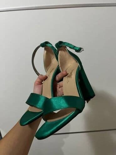 Women's Footwear: Sandals, 36 — 1
