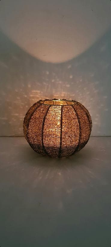 ▪︎ Prodajem dva dekorativne stona čajna svećnjaka po navedenoj jednoj