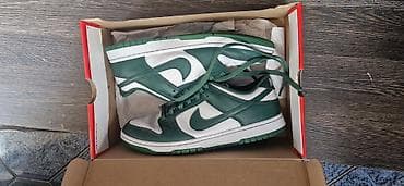 nike patike dunk low: Nike patike – model niskog profila sa klasičnim košarkaškim DNK-om — 1