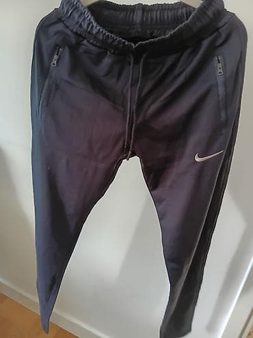 jednobojni duksevi sa kapuljacom: Nike zenska trenerka. S velicina,greskom su napisali L na etiketi — 6