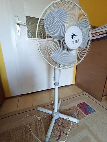 dyson hair cena: U odličnom stanju,malo korišćen, preuzimanje lično, cena 1500 dinara — 3
