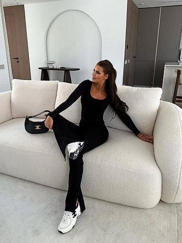 Lične stvari: Komplet: 2400 dinara
Likra — 3