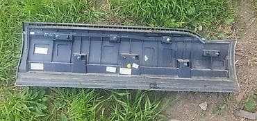 brodic za hranjenje ribe: LAJSNA VRATA ZD S LINE ZA AUDI Q7 | Audi q7 lajsna zadnjih vrata zd — 2