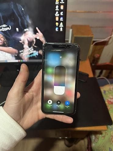 pica pec na plin: Apple iPhone iPhone 11, 64 GB, Crn, Face ID — 7