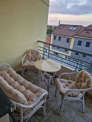 veliki lonci za kuvanje: Set jastučića za baštenski/balkonski nameštaj - Komplet udobnih — 1