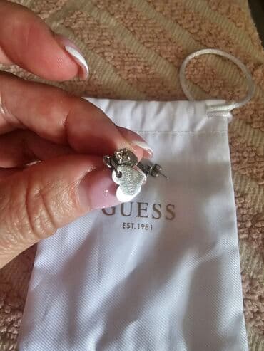 guess minđuše: Minđuše na šraf, Guess, Materijal: Biser — 2