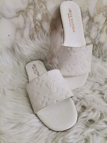 najk papuče: Papuce 1.700
Kompleti 2.900 — 5