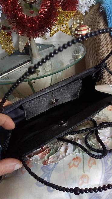 Tasna od satena nova. Dim. 25/11,5/6 cm