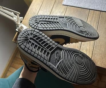 dsquared patike 2019: Nike Air Jordan 1 Mid Desert Ochre

Broj je 38,5 — 3