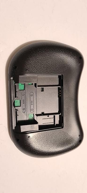 televizor na baterije: • Prodajem bežičnu tastaturu sa touchpad-om VONTAR i8 7 Colors — 6