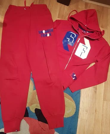 muške zimske jakne c a: Sneaker Freak - crvena komplet trenerka. Gornji deo na rajsfeslus sa — 2
