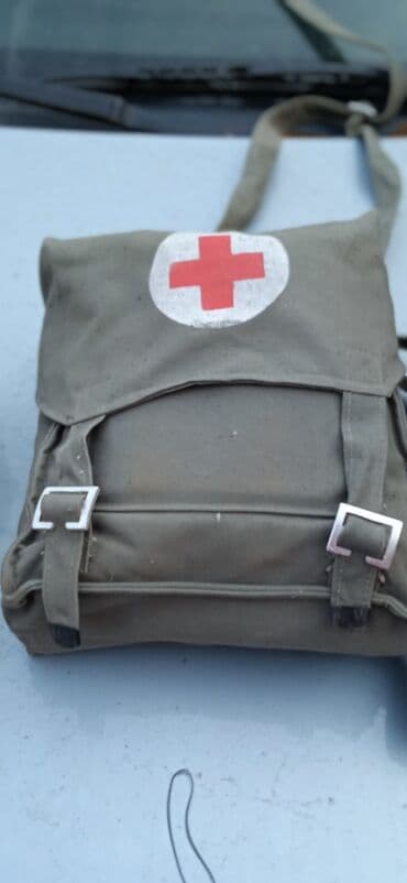Pojasevi za korekciju držanja: Vojne medicinske torbe kompletne takozvani poljski komplet,raritet — 2