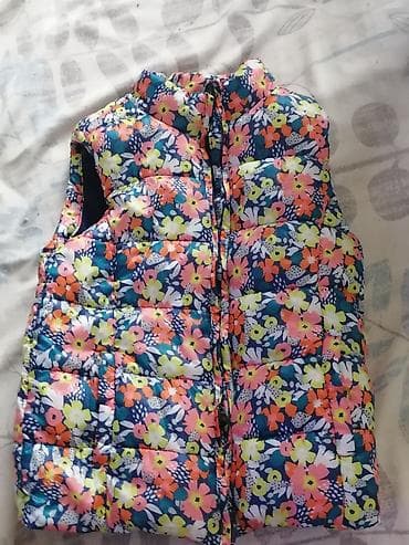 Šortsevi: Prsluci i jaknice za devojcice kao novo — 1