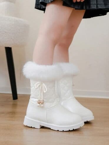 Gumene čizme: Cena:2500din Dostupni brojevi:38 Poručuje se isporuka za desetak — 13