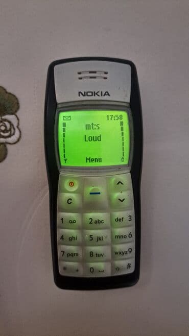 Electronics: Nokia mobilni telefon – klasični model sa monohromatskim zelenim — 1