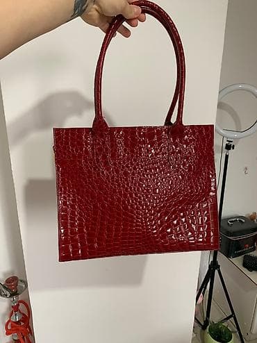 Lične stvari: Za sve info javite mi se
Jako kvalitetna torba — 5