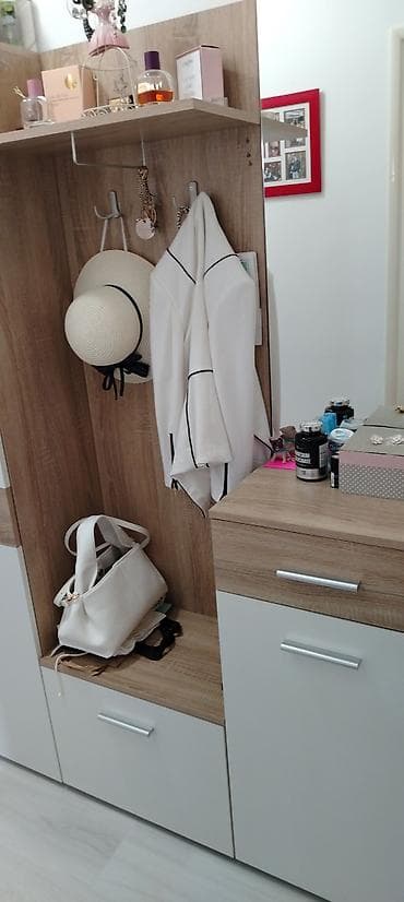 fioku: Predsoblje sa ogledalom,v185 š145 d35cm, ima više odeljaka za obuću — 3
