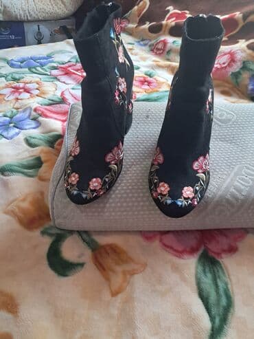 zenski kompleti pantalone i sako: Ankle boots, 39 — 2