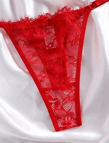 Ženska odeća: Set donjeg veša – crvena čipka, 2 dela, vel. M - Gornji deo: balkonet — 3