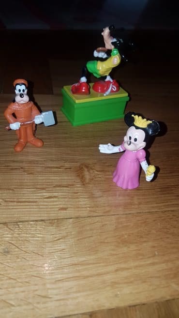 dinosaurusi igracke: Disney - Goofy, Minnie Mouse.
silja i mini maus. 
cena za komad — 4