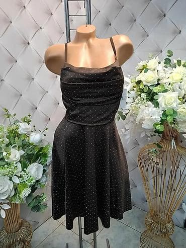 Haljine: Haljina na bretele sa sitnim tačkicama - Model: kratka haljina — 2