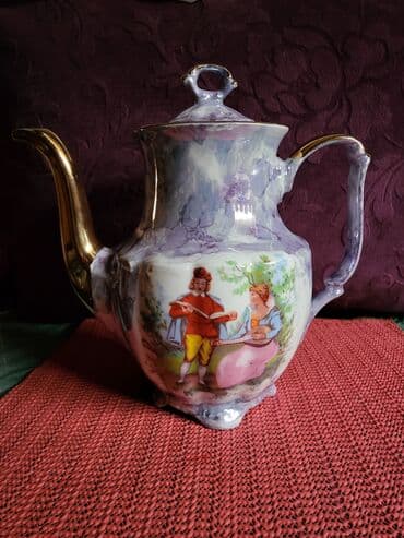 Čajnici: Bokal nov porcelanaki Walbrzych Poljska 70te. Visina. 21,5cm — 1