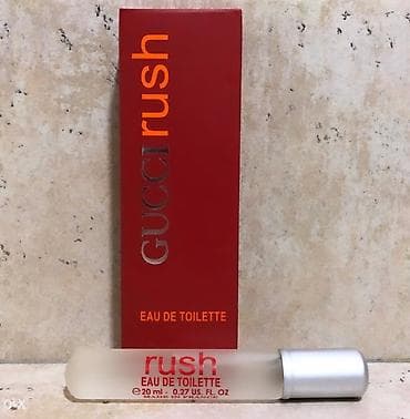 kaput m: Torbica za oko struka Poseduje glavnu pregradu sa zatvaračem na — 1