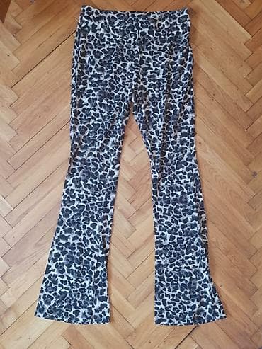 jakna icine m: Ženske pantalone sa leopard desenom - Model: širene nogavice (blago — 1
