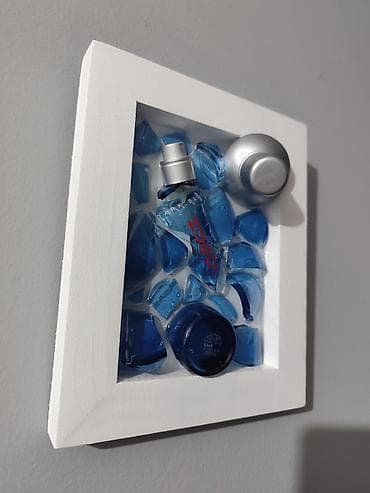 alfa 21: Epoxy slika od razbijene flasice parfema Hugo Boss Dark blue U ponudi — 6