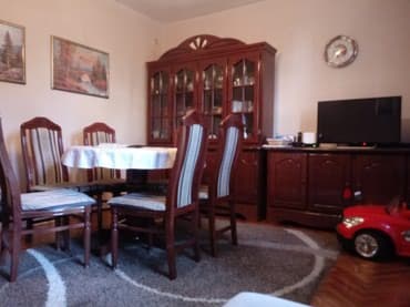 trpezarijski stolovi i stolice kupujemprodajem: Ceo komplet na prodaju,(vitrina, komoda i sto sa 6 stolica) — 3