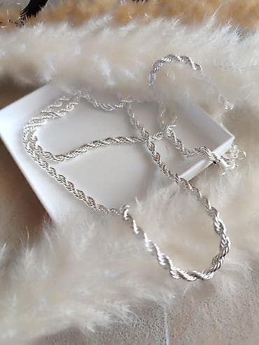 PletenI set nakita, žig 925 Elegantno upleteni set od srebra 925